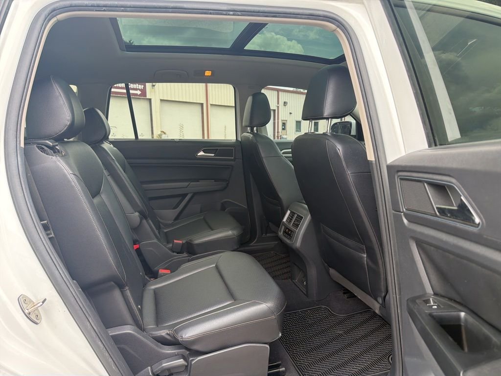 Used 2019 White Volkswagen 2.0T SE w/Technology image 7