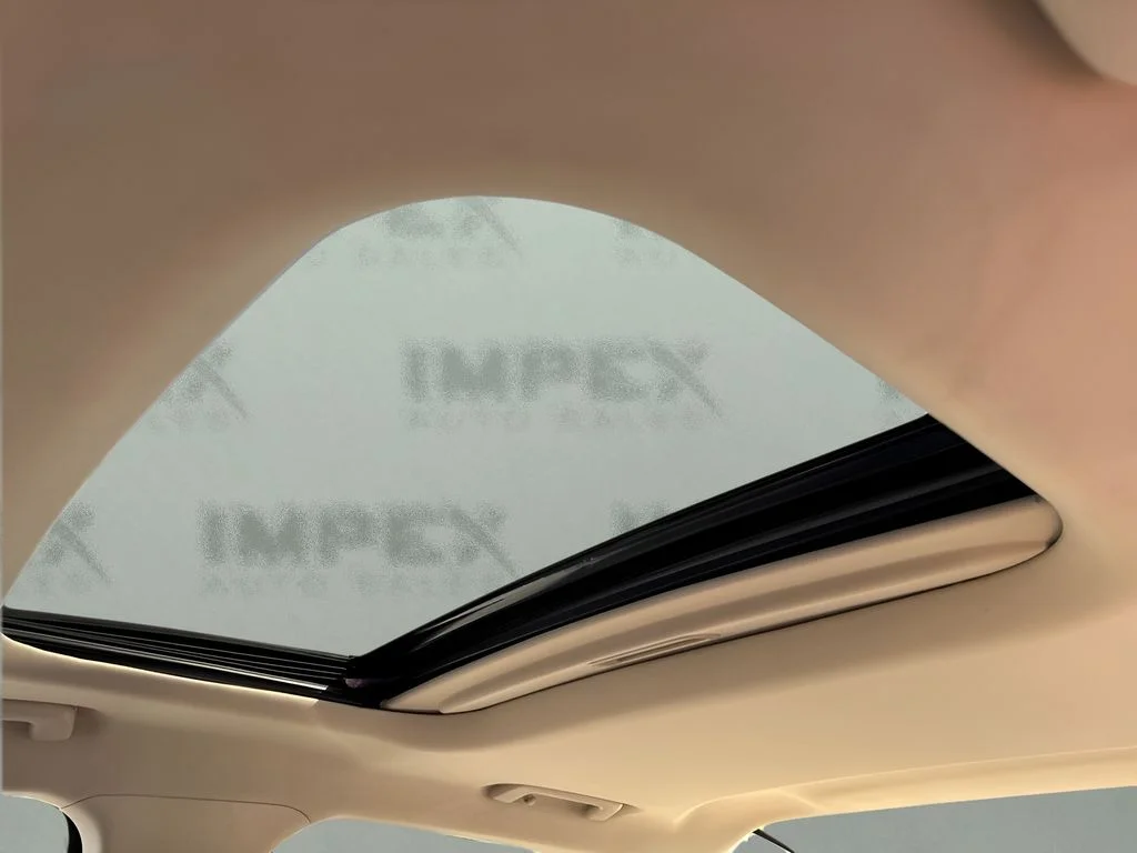 Used 2019 White Lincoln Reserve image 10