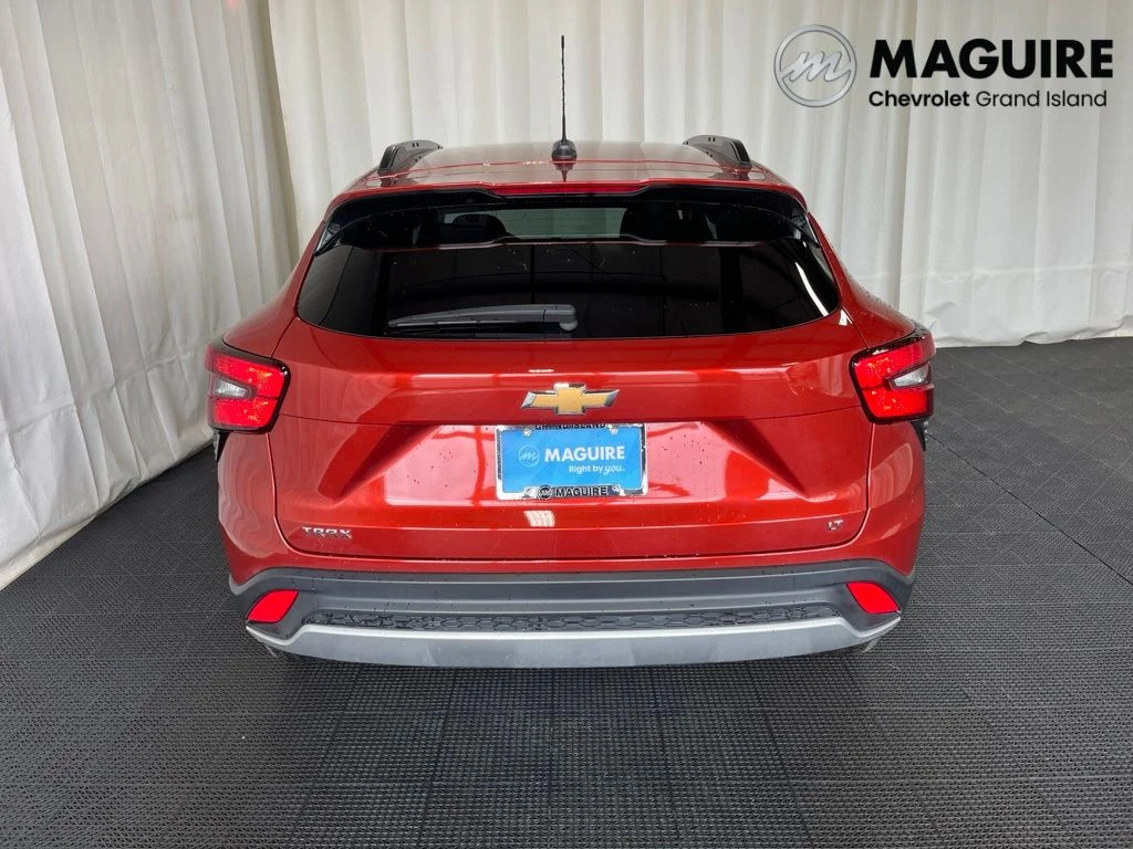 Used 2024 Orange Metallic Chevrolet LT image 27
