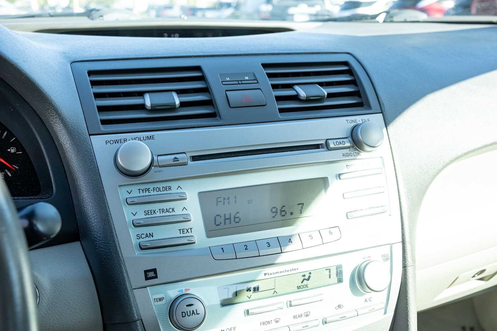 Used 2007 Desert Sand Mica Toyota LE image 16