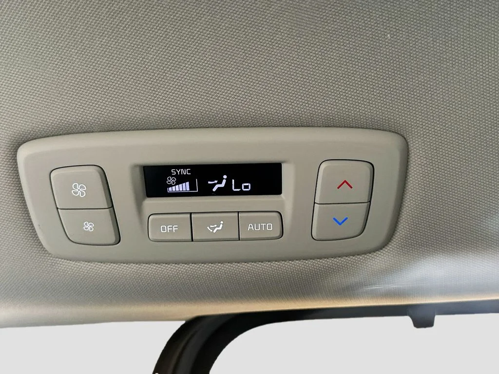 2026 Kia Carnival EX - Photo 25