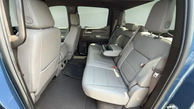 Used 2024 Downpour Metallic GMC SLT image 19