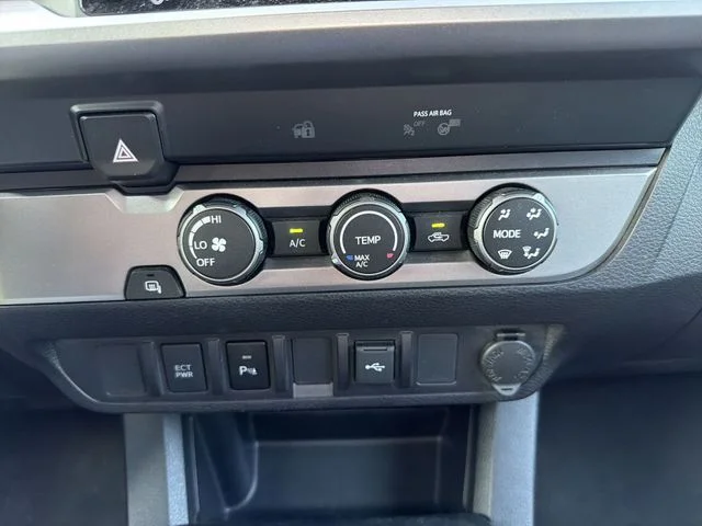 Used 2020 White Toyota SR5 image 19