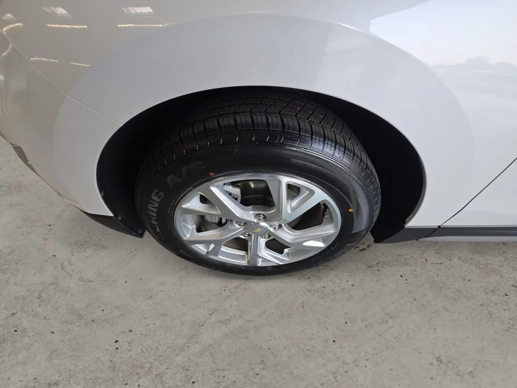 Used 2020 IRIDESCENT PEARL TRICOAT Chevrolet Premier image 9