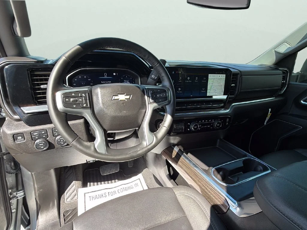 Used 2025 Sterling Gray Metallic Chevrolet LT image 19