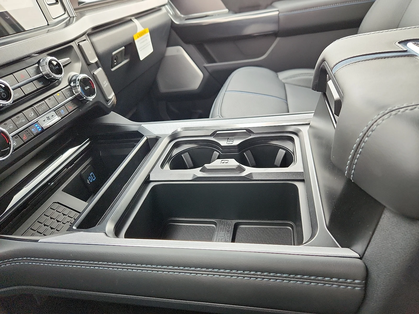 New 2026 Star White Metallic Tri-Coat Ford F-250® Platinum® image 25