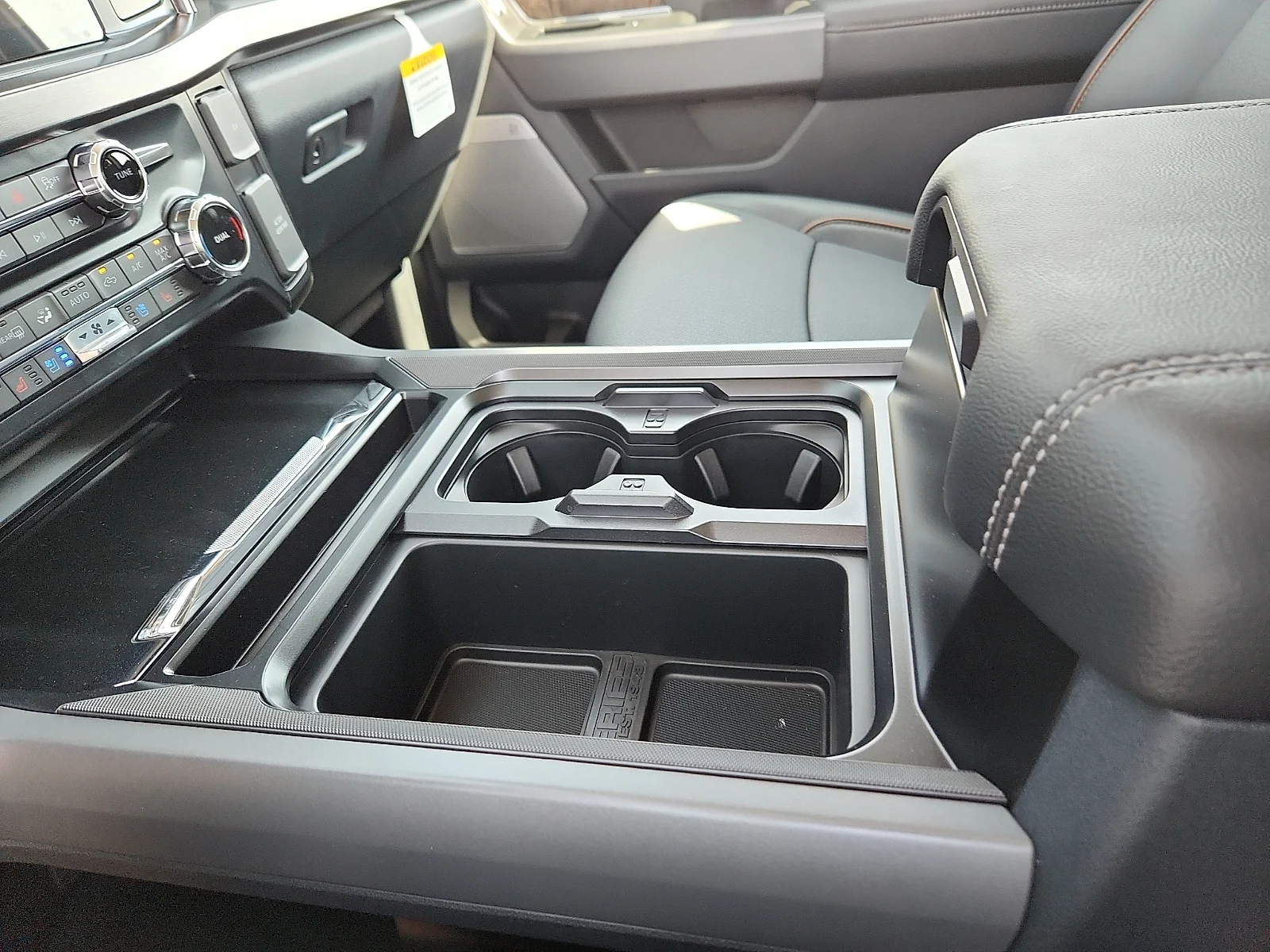 New 2026 Agate Black Metallic Ford Lariat image 25
