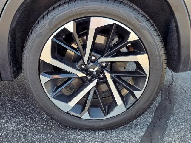2024 Mitsubishi Outlander SE - Photo 8
