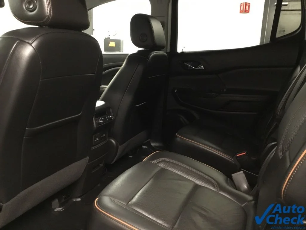 Used 2022 White GMC AT4 image 29