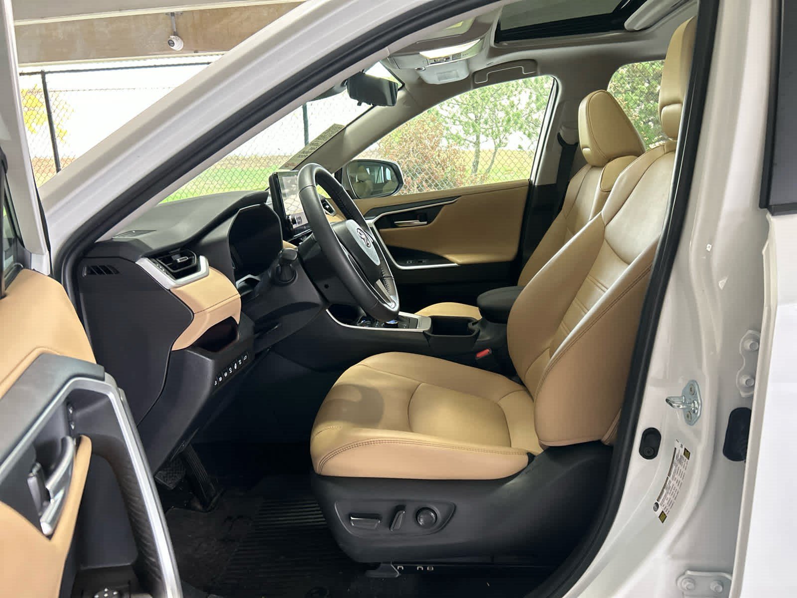 Certified Used 2025 Wind Chill Pearl Toyota Limited image 7