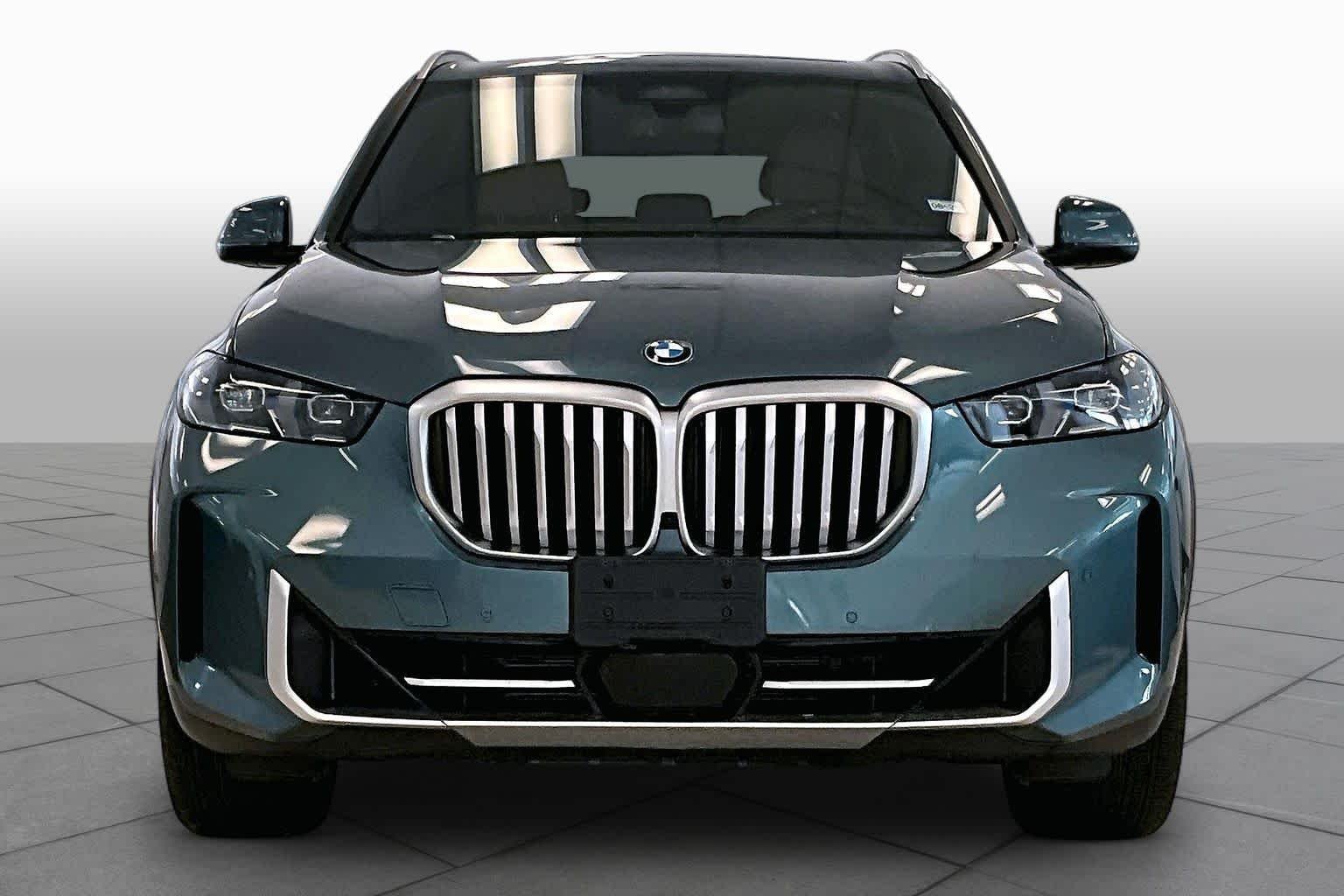 Used 2024 Blue Ridge Mountain Metallic BMW sDrive40i image 3