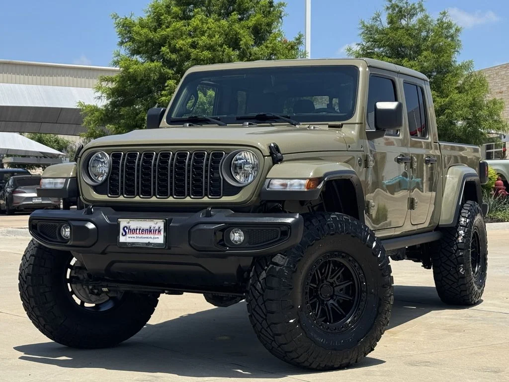 Used 2025 Green Jeep Nighthawk image 2