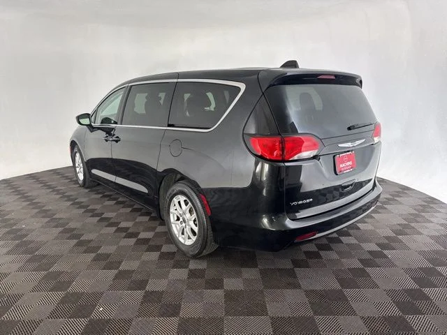 Used 2023 Black Chrysler LX image 7