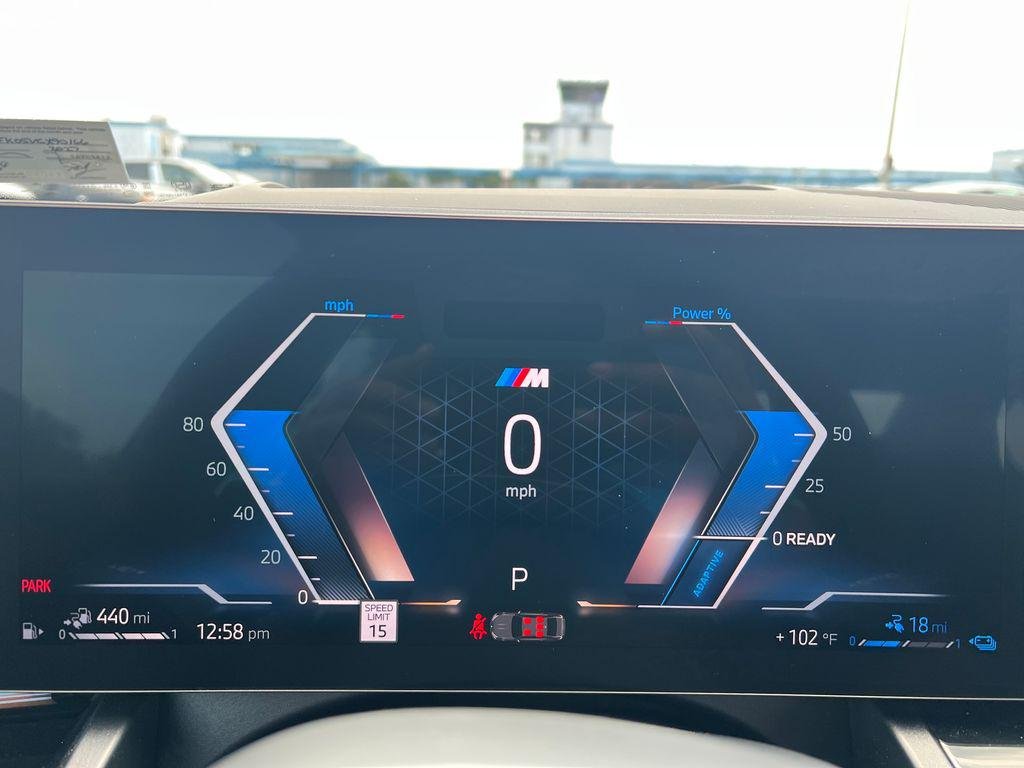 New 2027 Carbon Black Metallic BMW 550e xDrive image 17