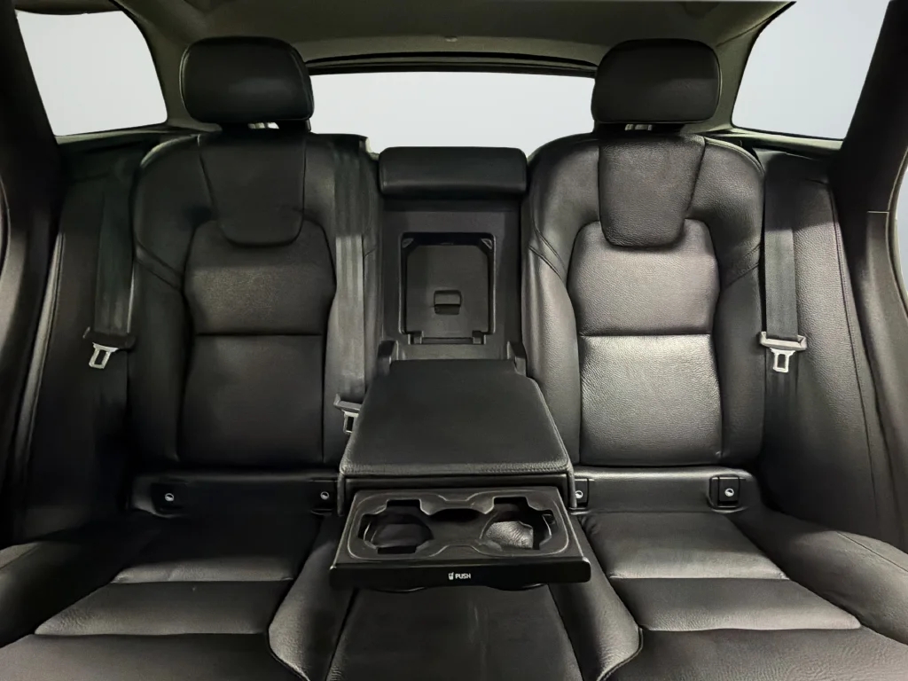 2024 Volvo XC60 Plus - Photo 29