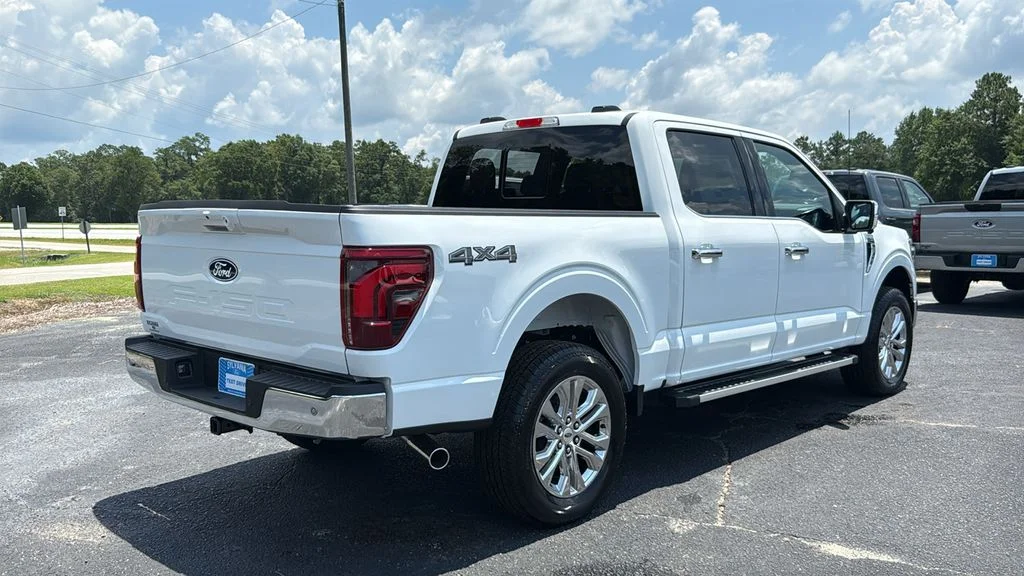 New 2026 Oxford White Ford Lariat® image 7