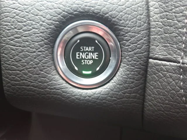 Used 2021 White Frost Tri-Coat GMC Denali image 26