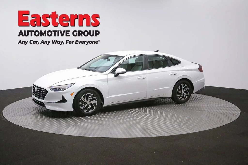 Used 2021 White Hyundai Blue image 53