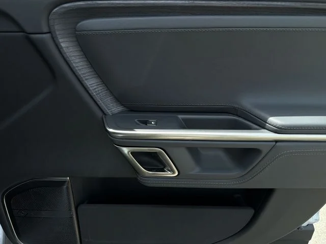 Used 2024  Rivian Adventure image 33