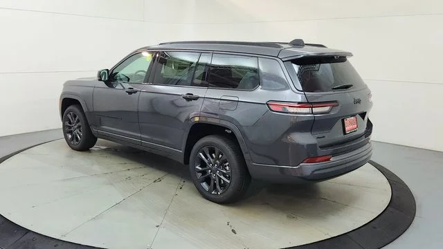 New 2026 Baltic Gray Metallic Clear-Coat Exterior Paint Jeep Limited image 7