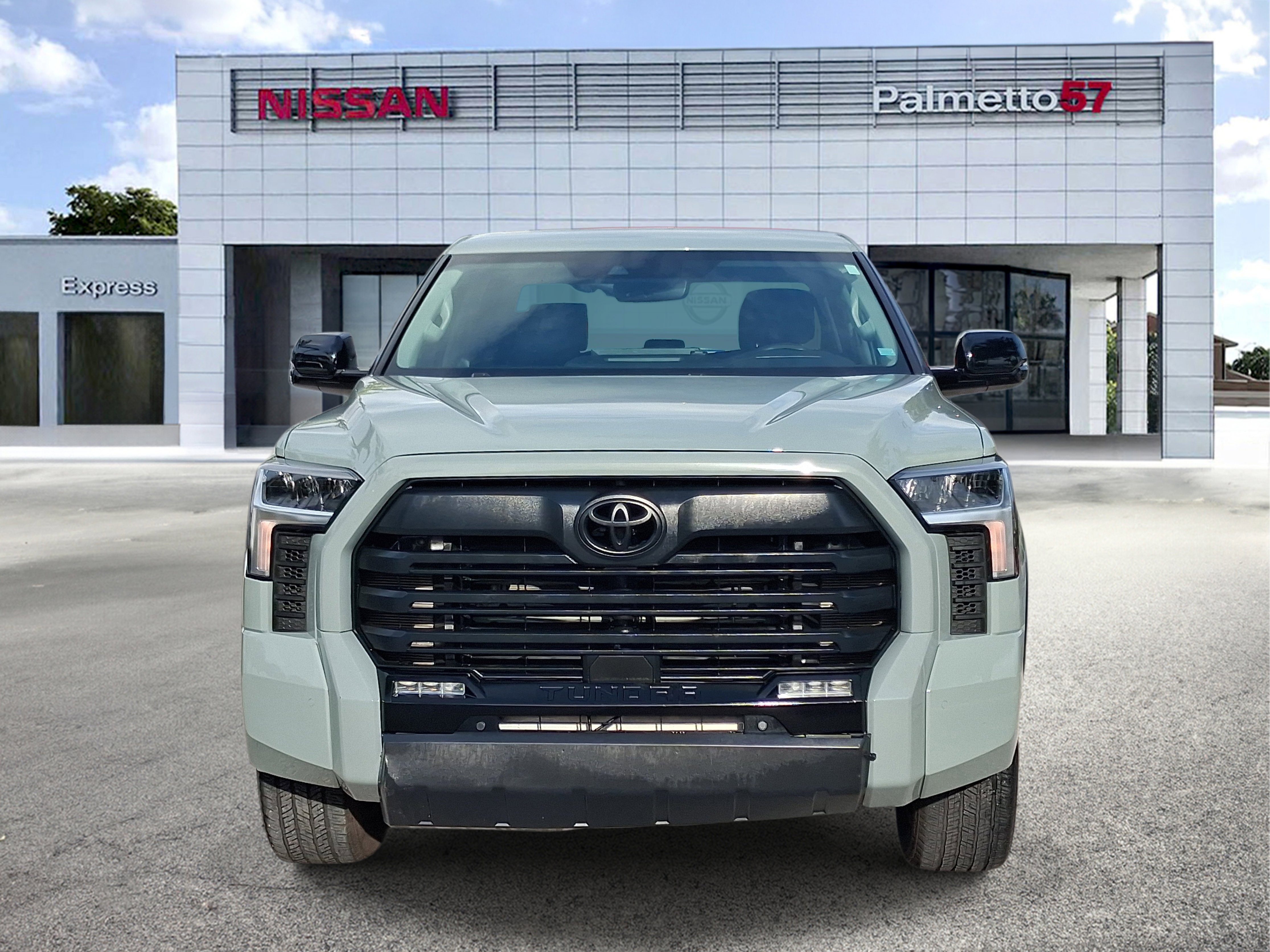 Used 2024  Toyota Limited image 2