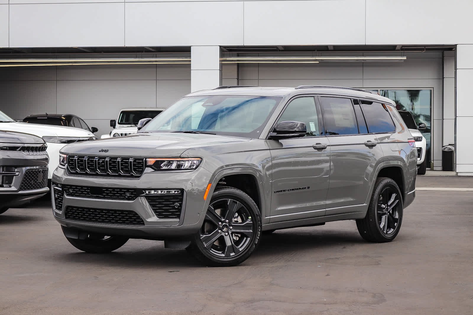 2027 Jeep Grand Cherokee L Limited Reserve
