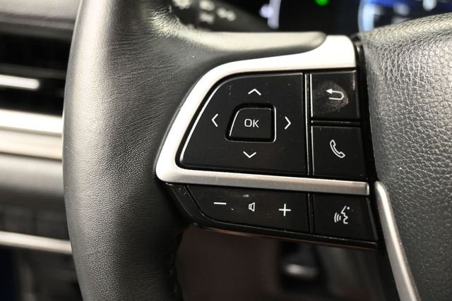 Used 2024  Toyota XLE image 20