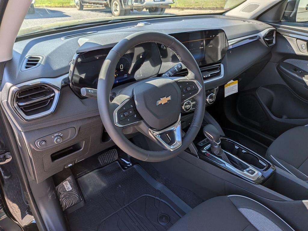 New 2026 Mosaic Black Metallic Chevrolet LT image 32