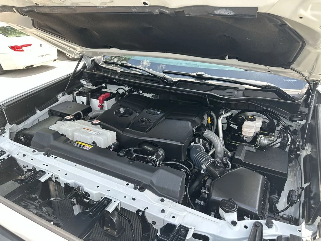 2025 Toyota Tundra Limited - Photo 29