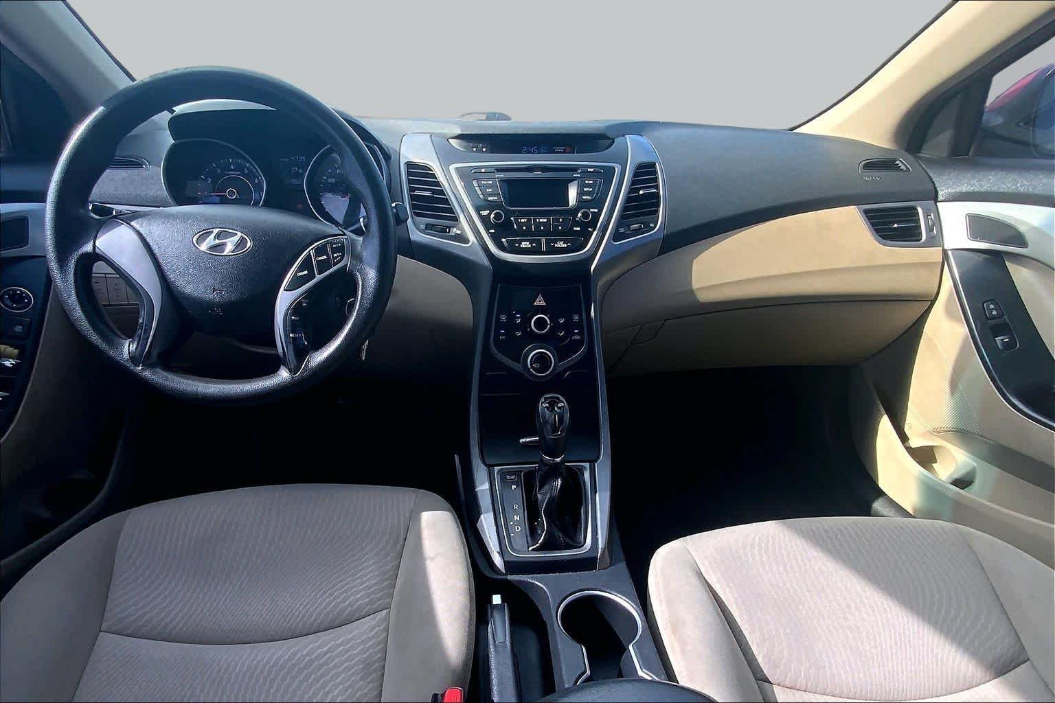 Used 2014 Geranium Red Hyundai SE image 16