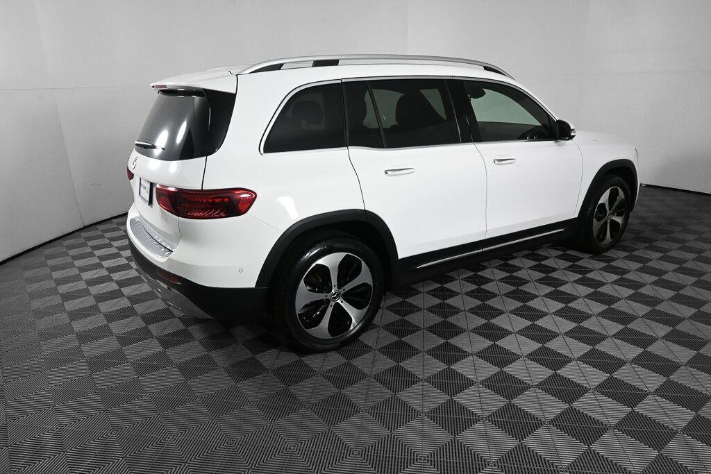 Used 2024 Polar White Mercedes-Benz GLB 250 image 26