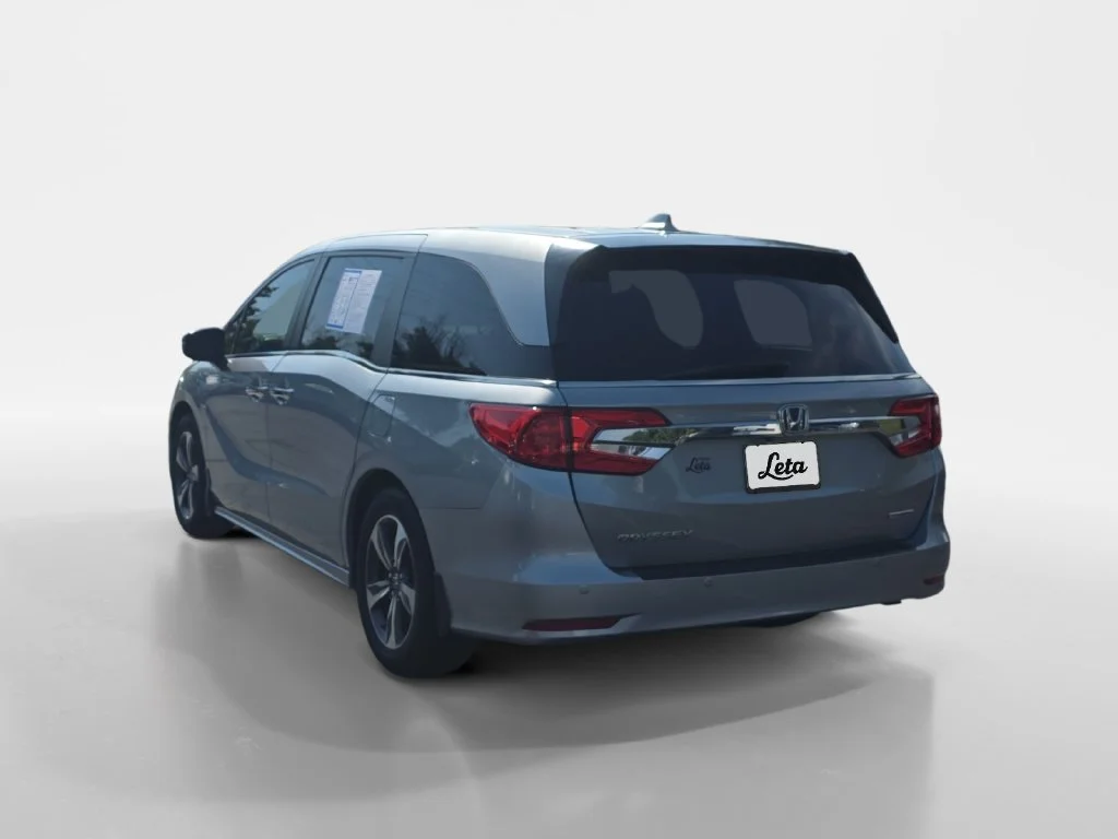 Used 2019 Lunar Silver Metallic Honda Touring image 6