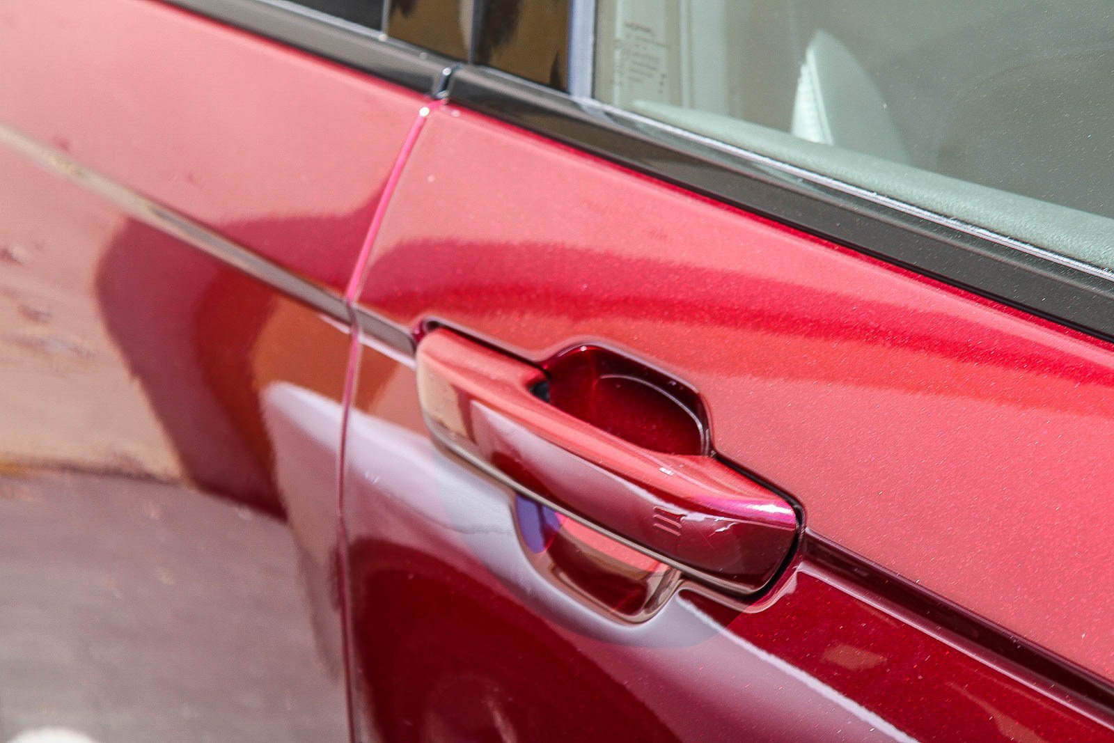 Used 2025 Velvet Red Pearlcoat Jeep Altitude X image 15