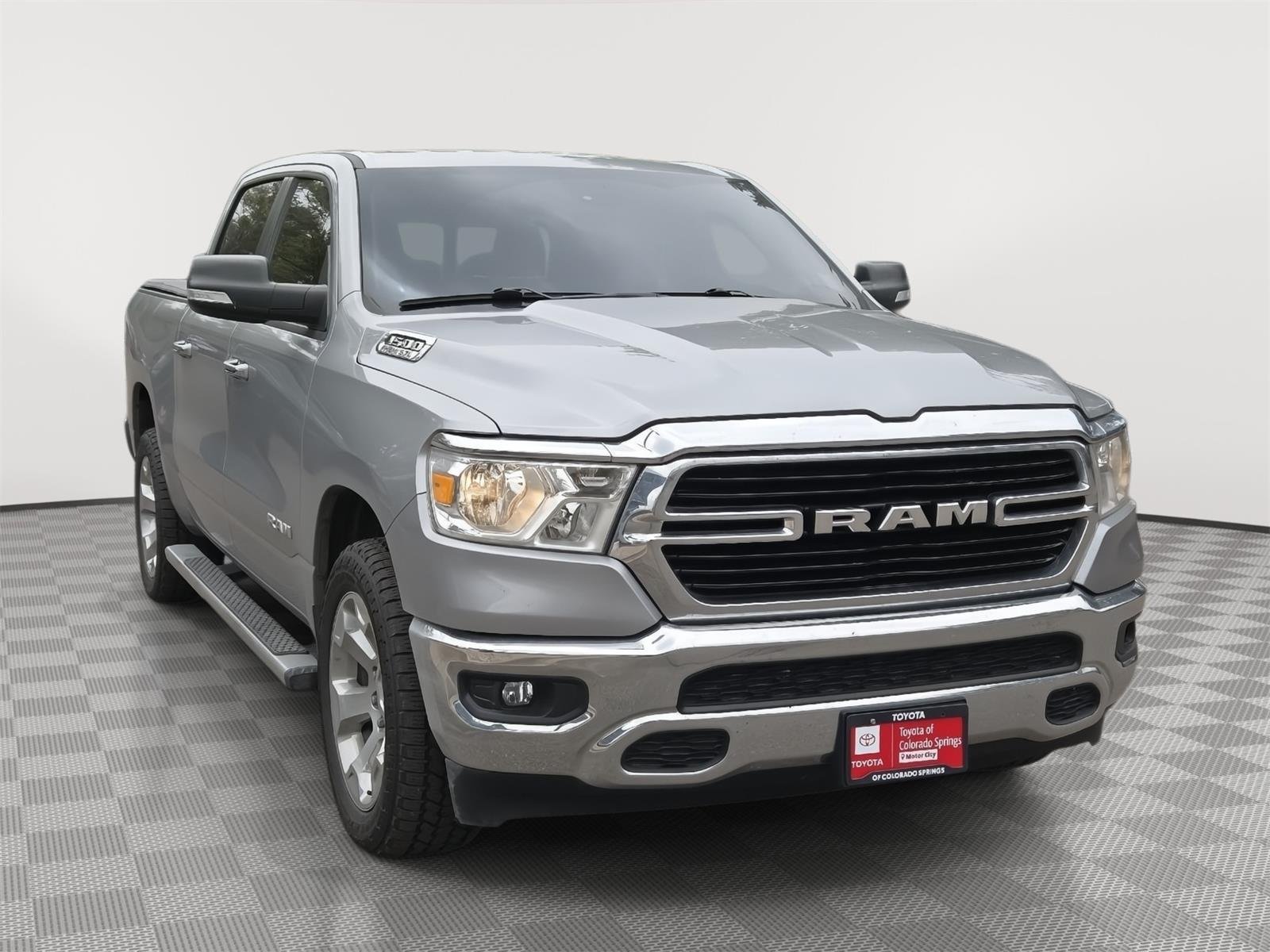 2020 RAM 1500 Big Horn/Lone Star 4x4 Crew Cab 5'7's photo