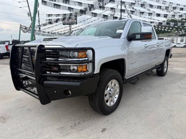 2017 Chevrolet Silverado HD LTZ 4WD Crew Cab Standard Box's photo