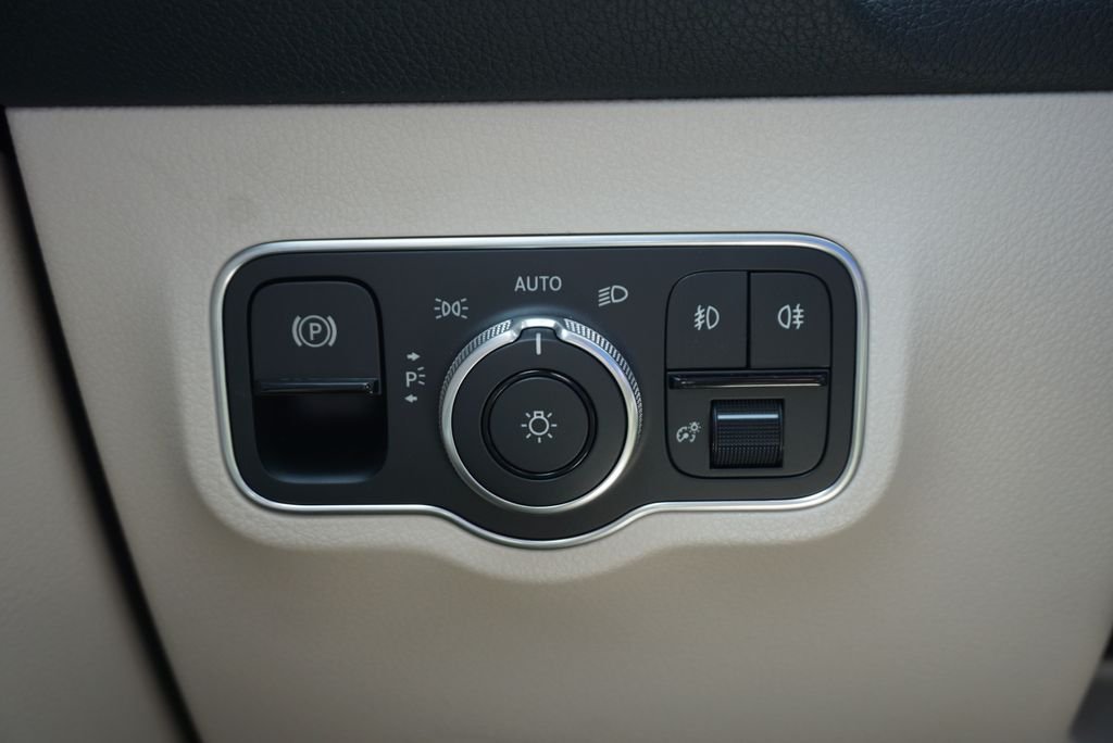 2025 Mercedes-Benz GLB Base - Photo 32