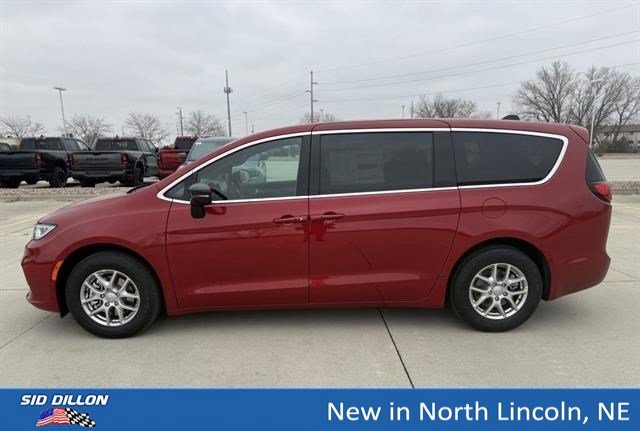 New 2026 Red Hot Pearl-Coat Exterior Paint Chrysler Select image 2