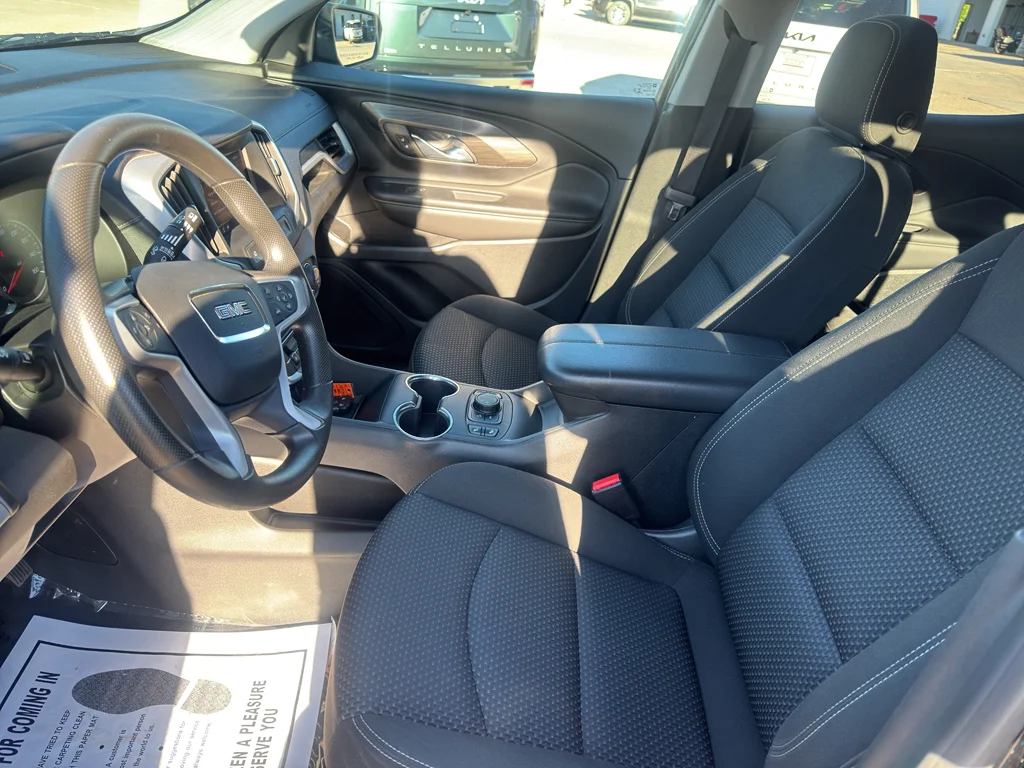 Used 2022 Ebony Twilight Metallic GMC SLE image 14