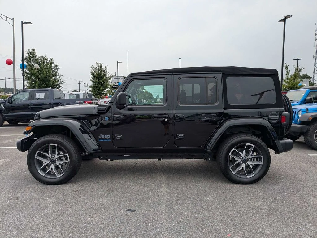 New 2024 Black Clear-Coat Exterior Paint Jeep Sport S 4xe image 6