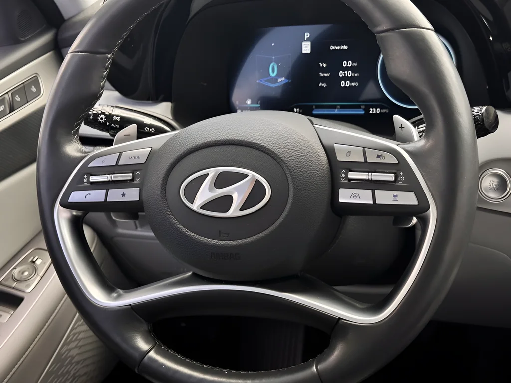 Used 2024 Black Hyundai SEL image 11