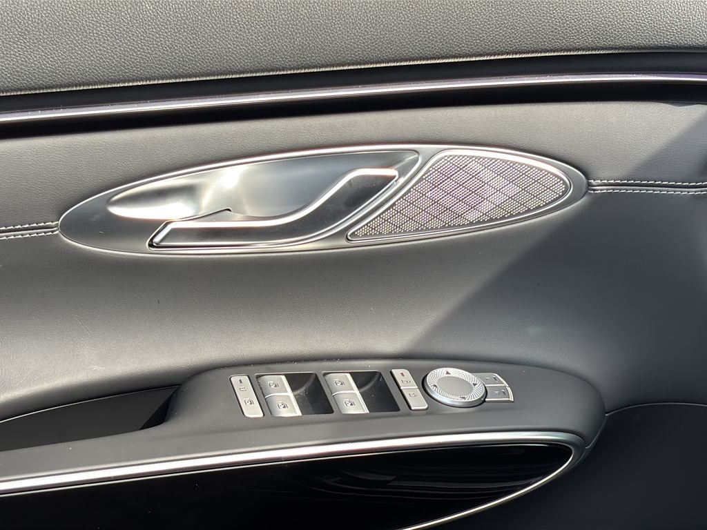 2026 GENESIS GV70 Standard - Photo 12