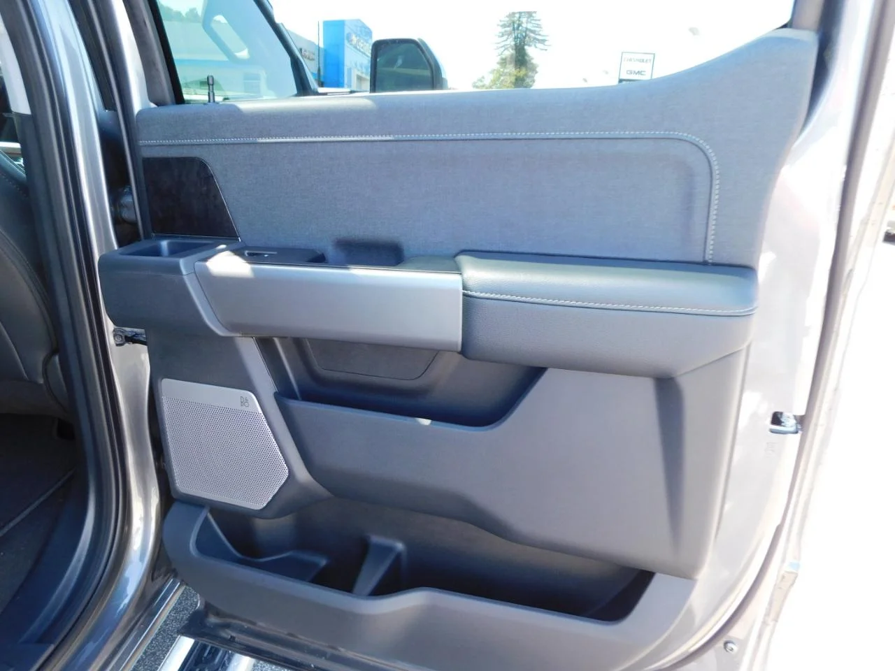 New 2027 Carbonized Gray Metallic Ford F-250® Lariat® image 15