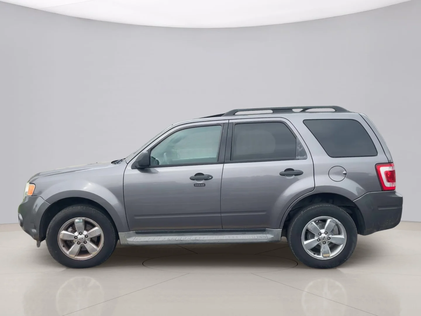 Used 2011 Gray Ford XLT image 3