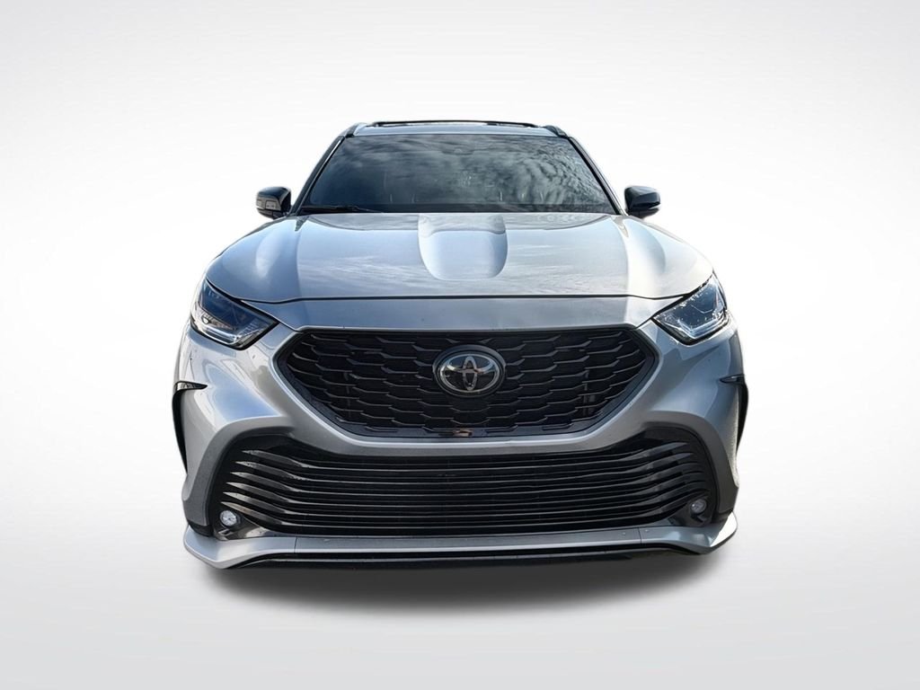 Used 2022 Silver Toyota XSE image 3