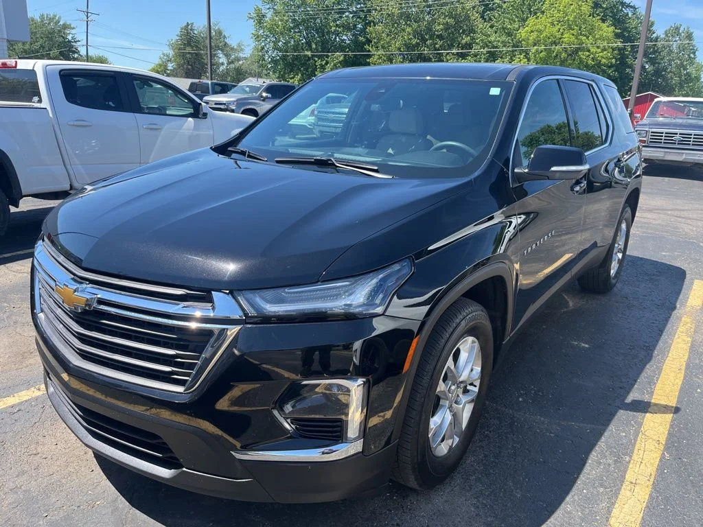 2023 Chevrolet Traverse AWD LS's photo
