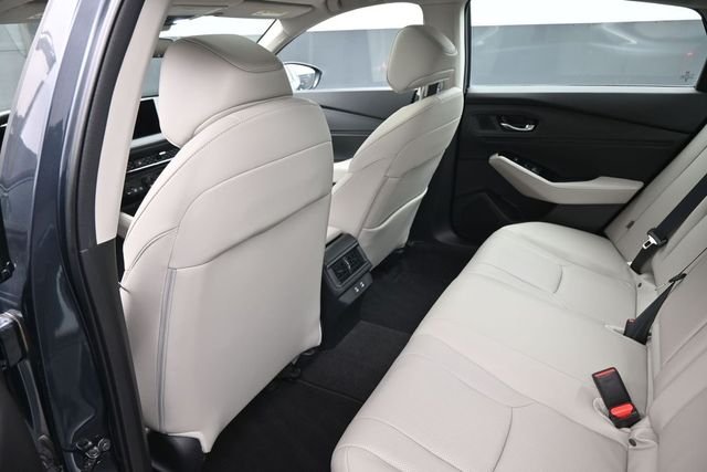 Used 2023  Honda Touring image 2