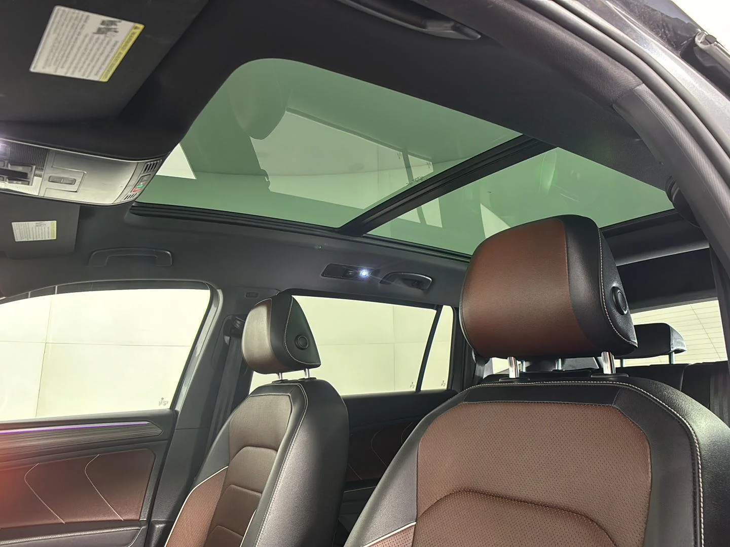 Used 2022 Platinum Gray Metallic Volkswagen SEL R-Line image 27