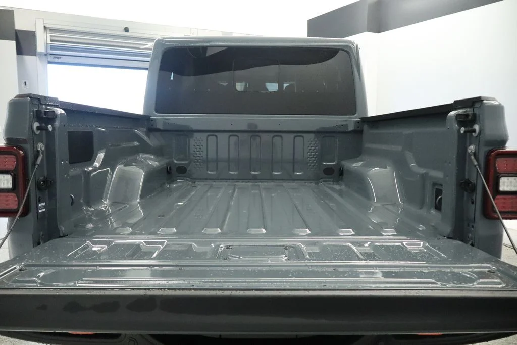 New 2026 Anvil Clear-Coat Exterior Paint Jeep Mojave X image 22