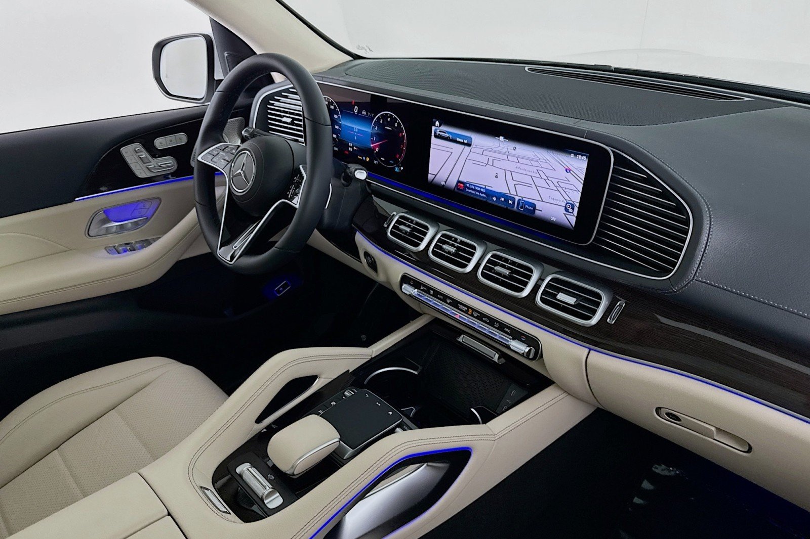 New 2026 Polar White Mercedes-Benz GLS 450 4MATIC® SUV image 16