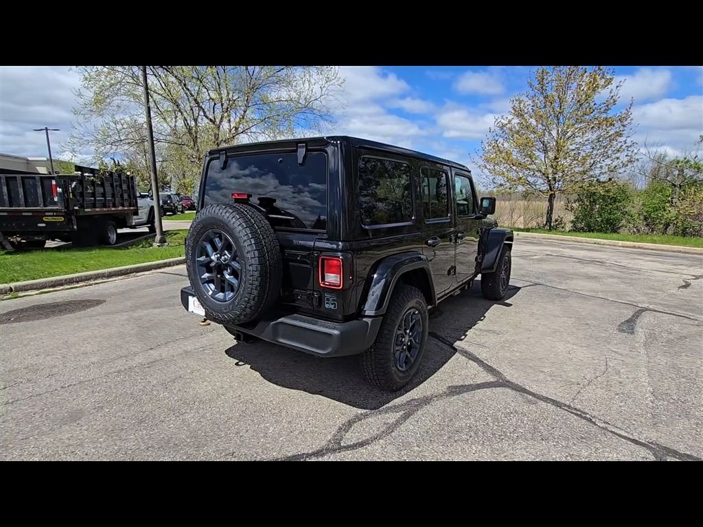 New 2026 Black Clear-Coat Exterior Paint Jeep 85th Anniversary Edition image 7